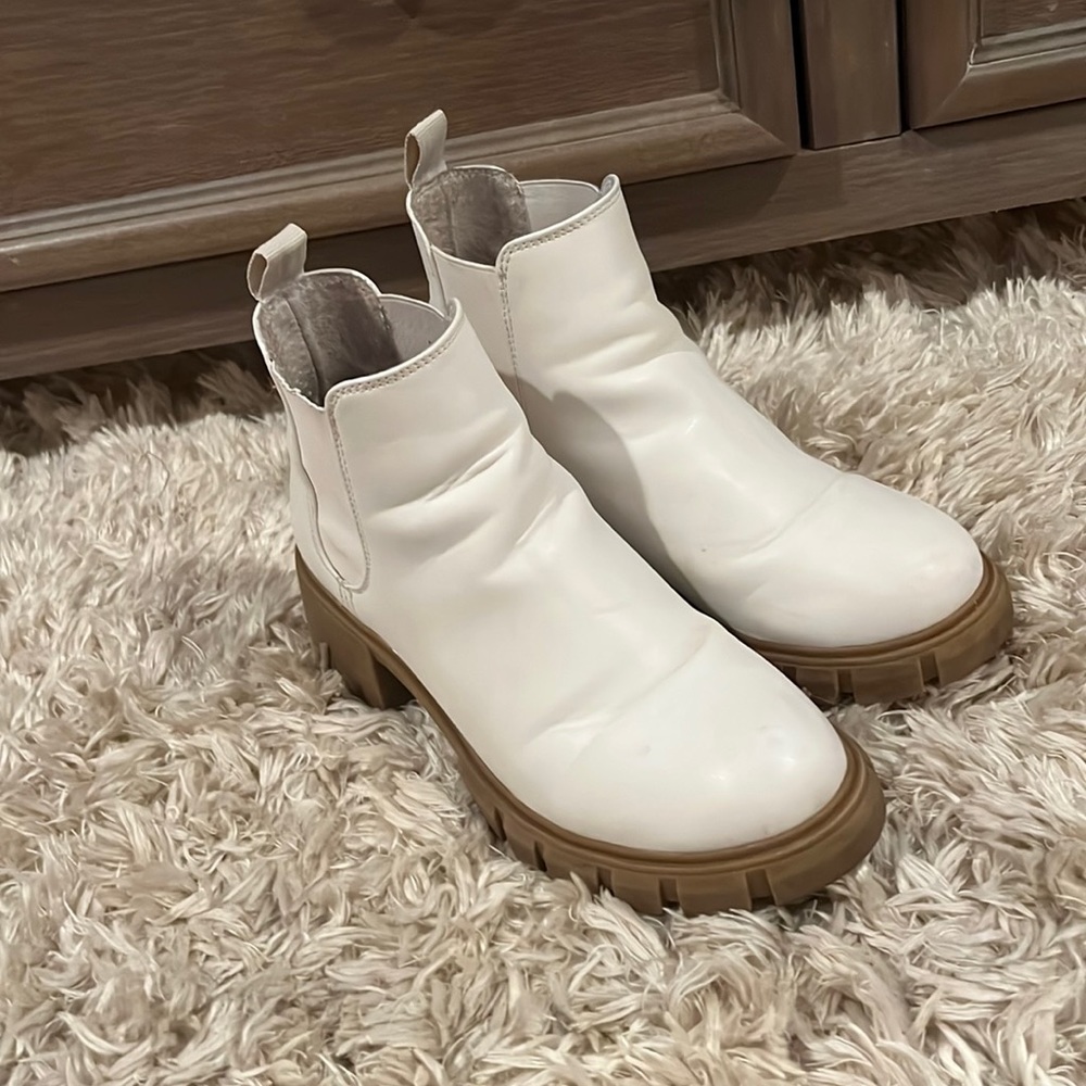 Steve Madden white boots